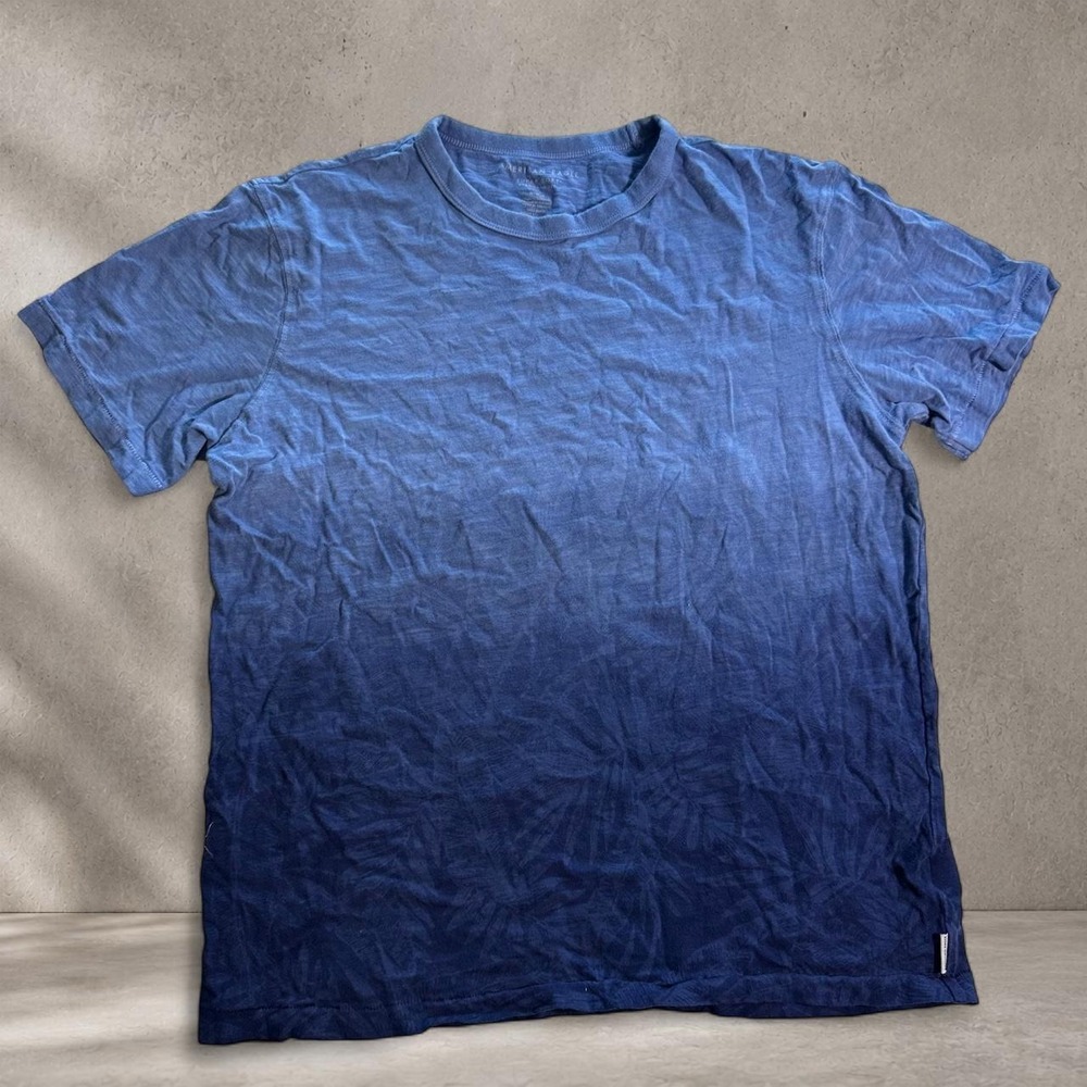 American Eagle Outfitters blue ombre t-shirt